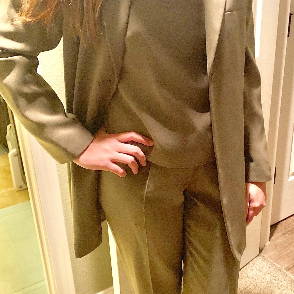 3 Piece Amanda Smith Suit Size 6 -Olive Green